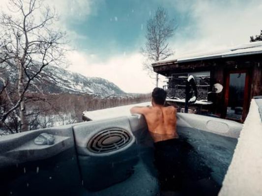 What Is Hot Tub Maintenance Like in the Winter